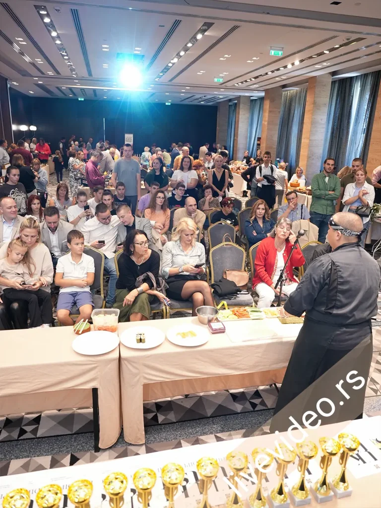Puna sala na seminaru