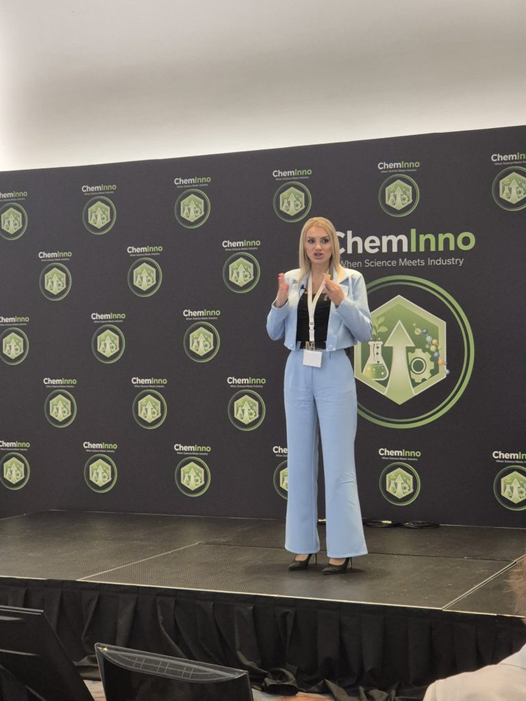 Predavanje na naučnoj konferenciji